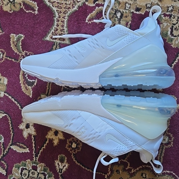 Nike Air Max 270 5Y NWOB White Sneakers Youth/women's Clean Classic Air Cushion - Picture 6 of 9
